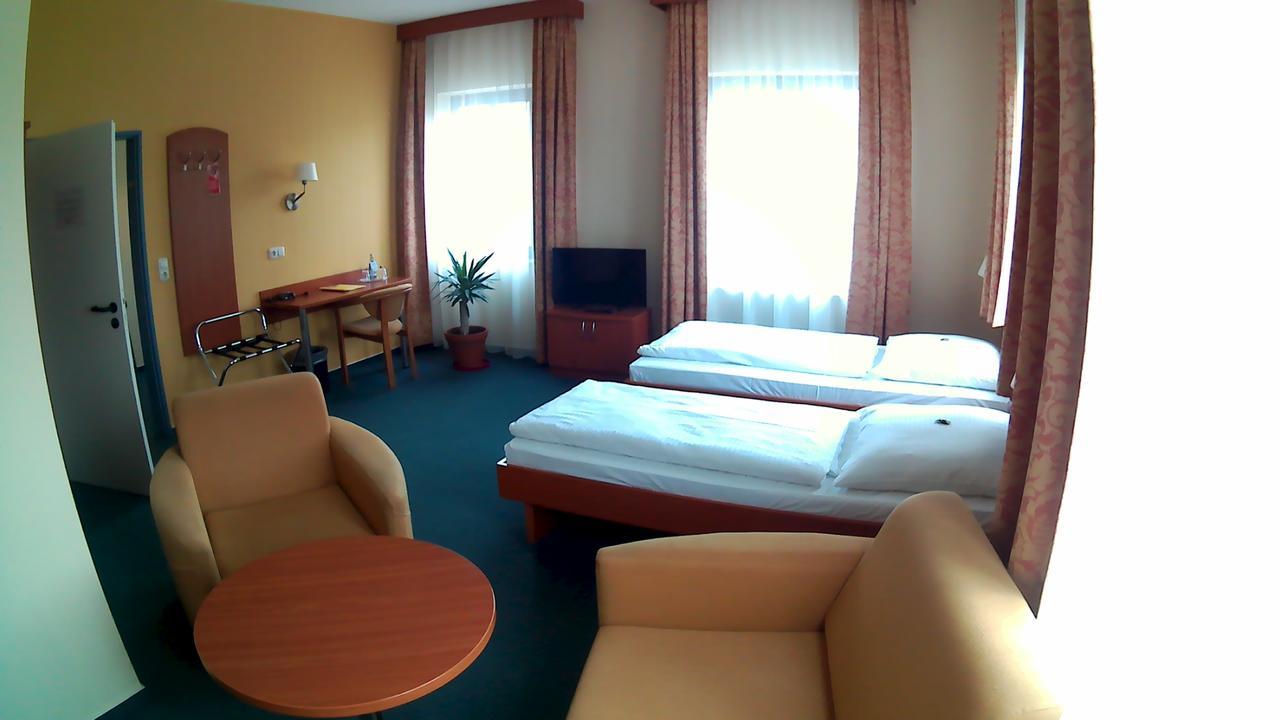Hotel Christinenhof garni - Bed&Breakfast Gadebusch Exterior foto